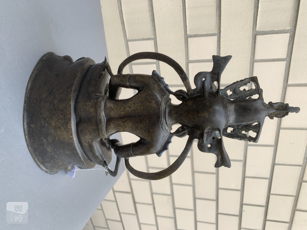 A BRONZE FIGURE OF RATNASAMBHAVA - 图8